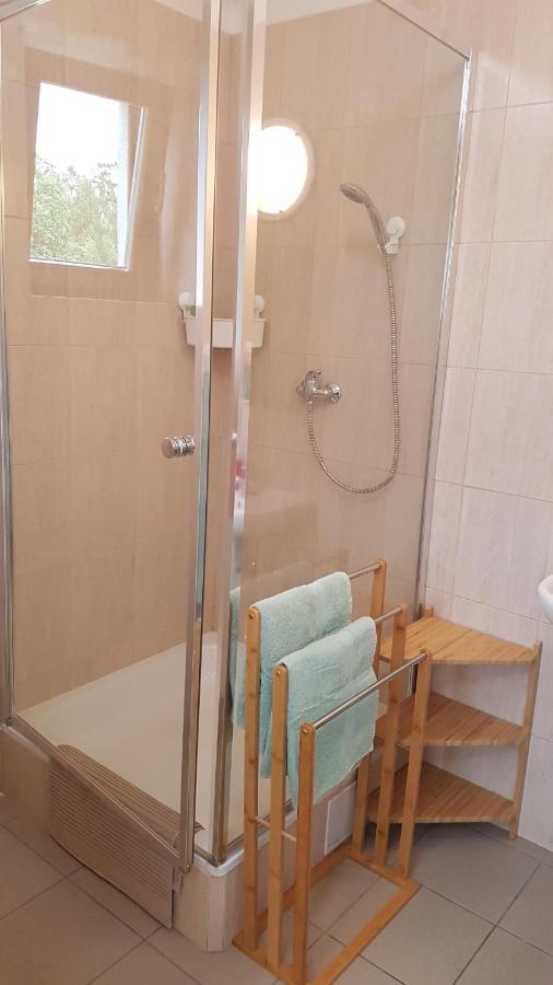 شقة Na Samote U Lesa -Rasovna Msecke Zehrovice المظهر الخارجي الصورة